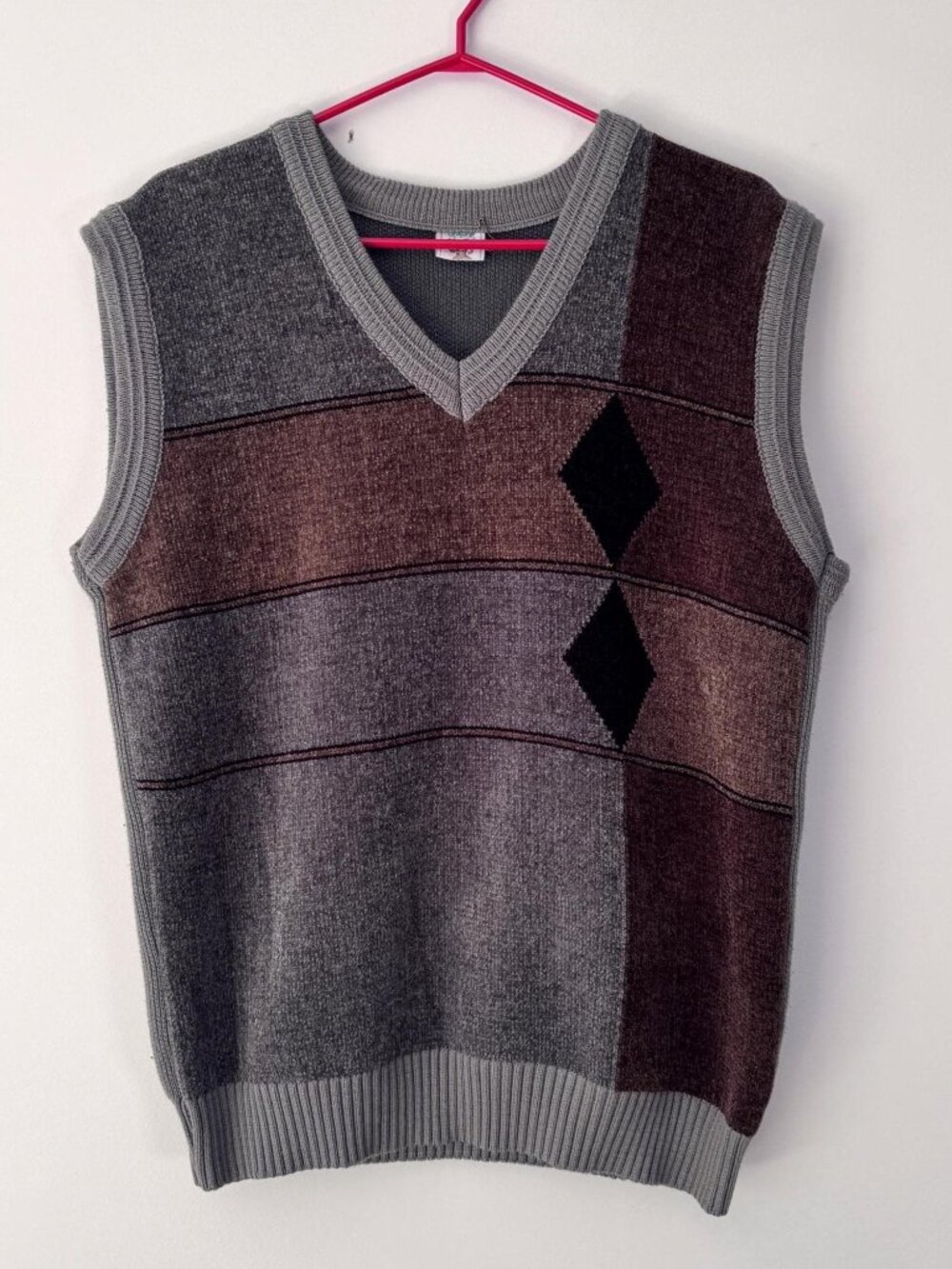Vintage grey brown argyle geometric print grandpa knit sleeveless sweater vest